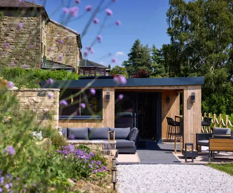 Garden studio overhang