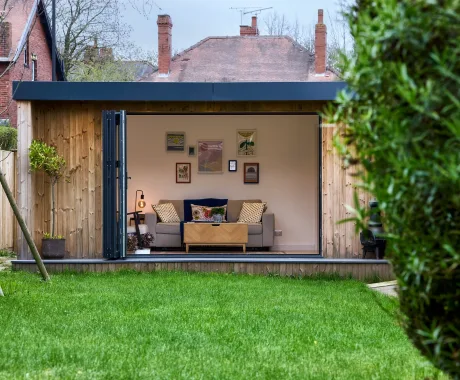 Garden studio with aluminium bi folds